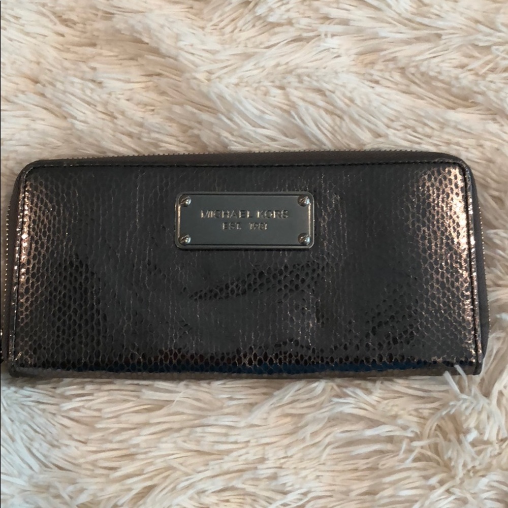 Michael Kors silver snake skin print wallet
